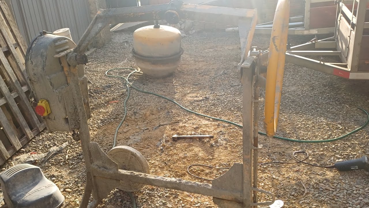 Betoneira Menegotti 150 litros, troca de pinhão, eixo, rolamentos, polia e graxeira, manutenção.
