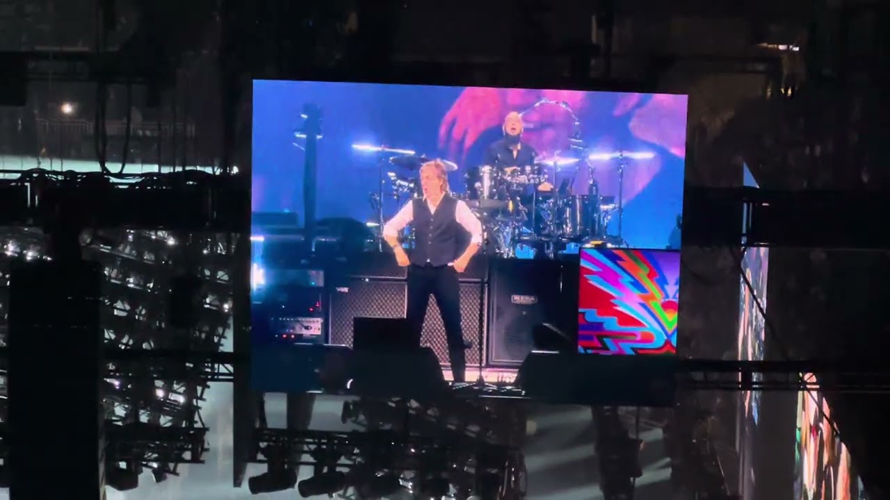 Hey Jude  - Paul McCartney