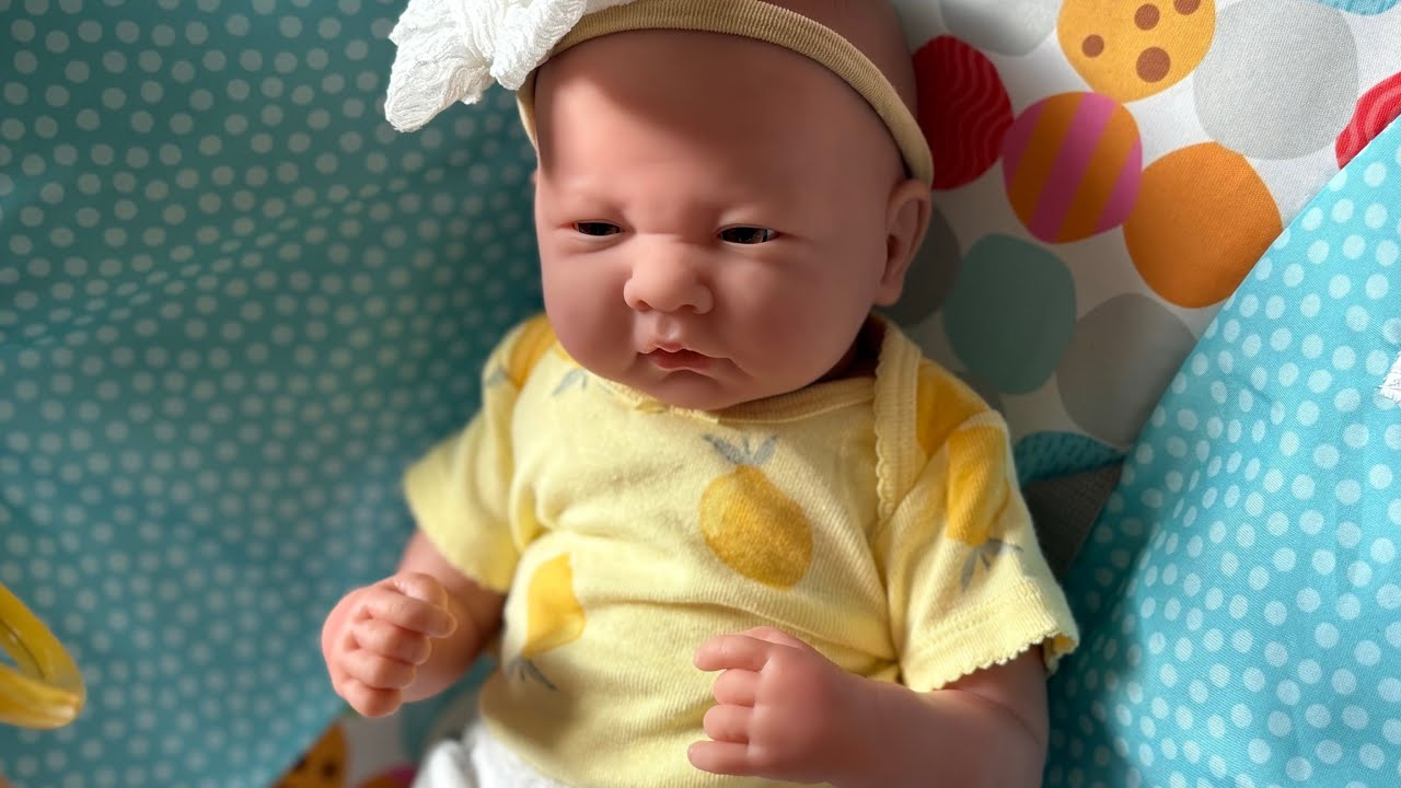 Is this Phasing Out?? Change and Chat with my New Berenguer Doll
