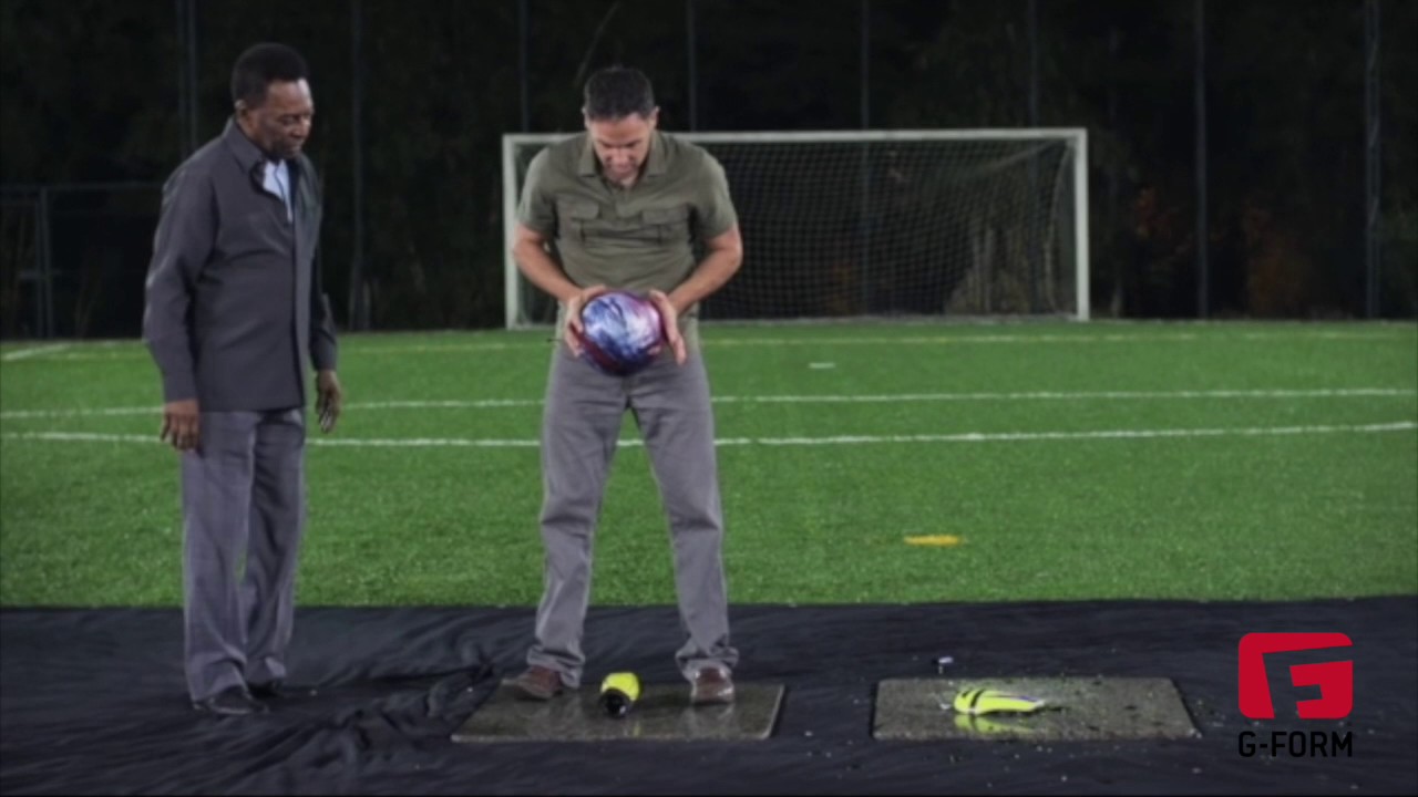 Test ochraniaczy G-Form z kulą do bowlingu | R-GOL.com