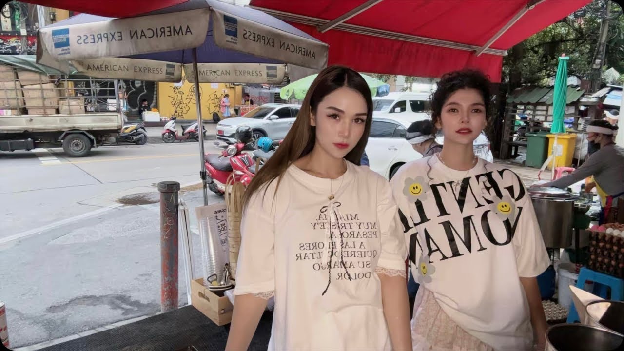 LIVE Street Café - Welcome Family 🤗 Ploysai Coffee Lady in Bangkok Thailand - Thai Street Food