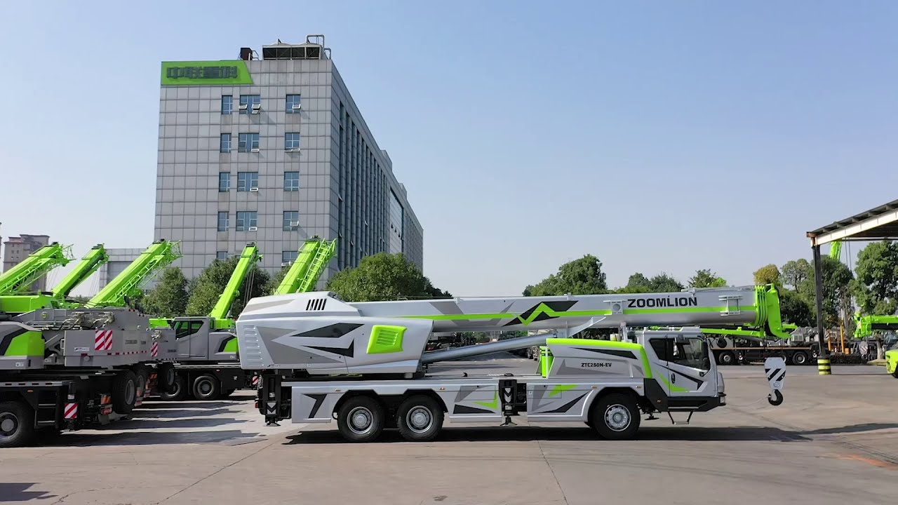 ZOOMLION Pure Electric-Powered Truck Crane: ZTC250N-EV