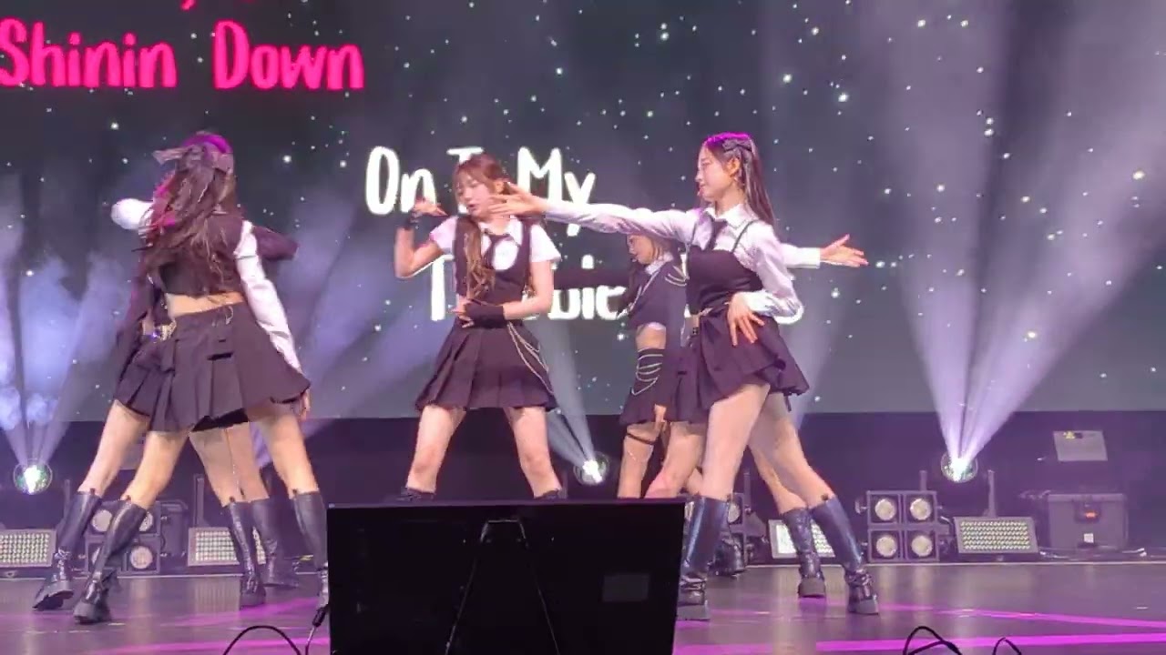 250922 4K tripleS(트리플에스) - Lit Pop | Alpha Percent Tour | Vancouver