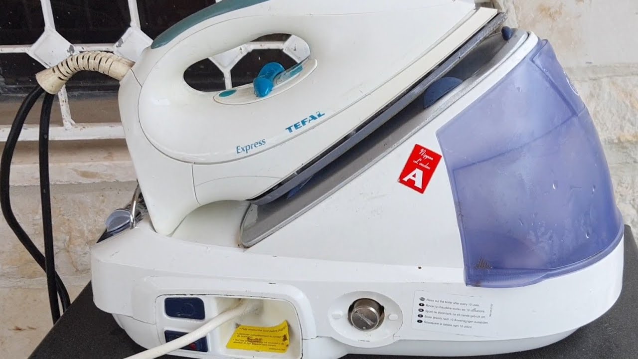 اجزاء داخليه لمكواه بخار قطعتين نوع تيفال The internal parts of a two-piece Tefal steam iron TEFAL