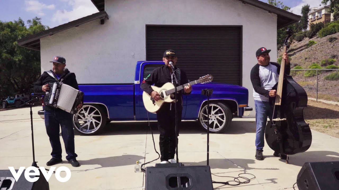 Chuy Urias y Su Division Norteña - El Centenario