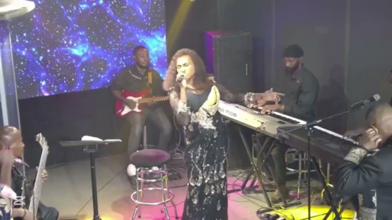 Deep worship with Princess Oluchi 