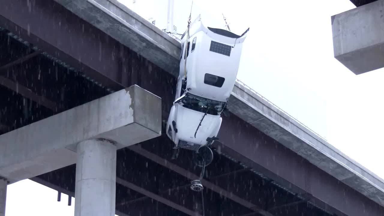 Winter's first big snowstorm hits the Northeast as schools close and traffic slows