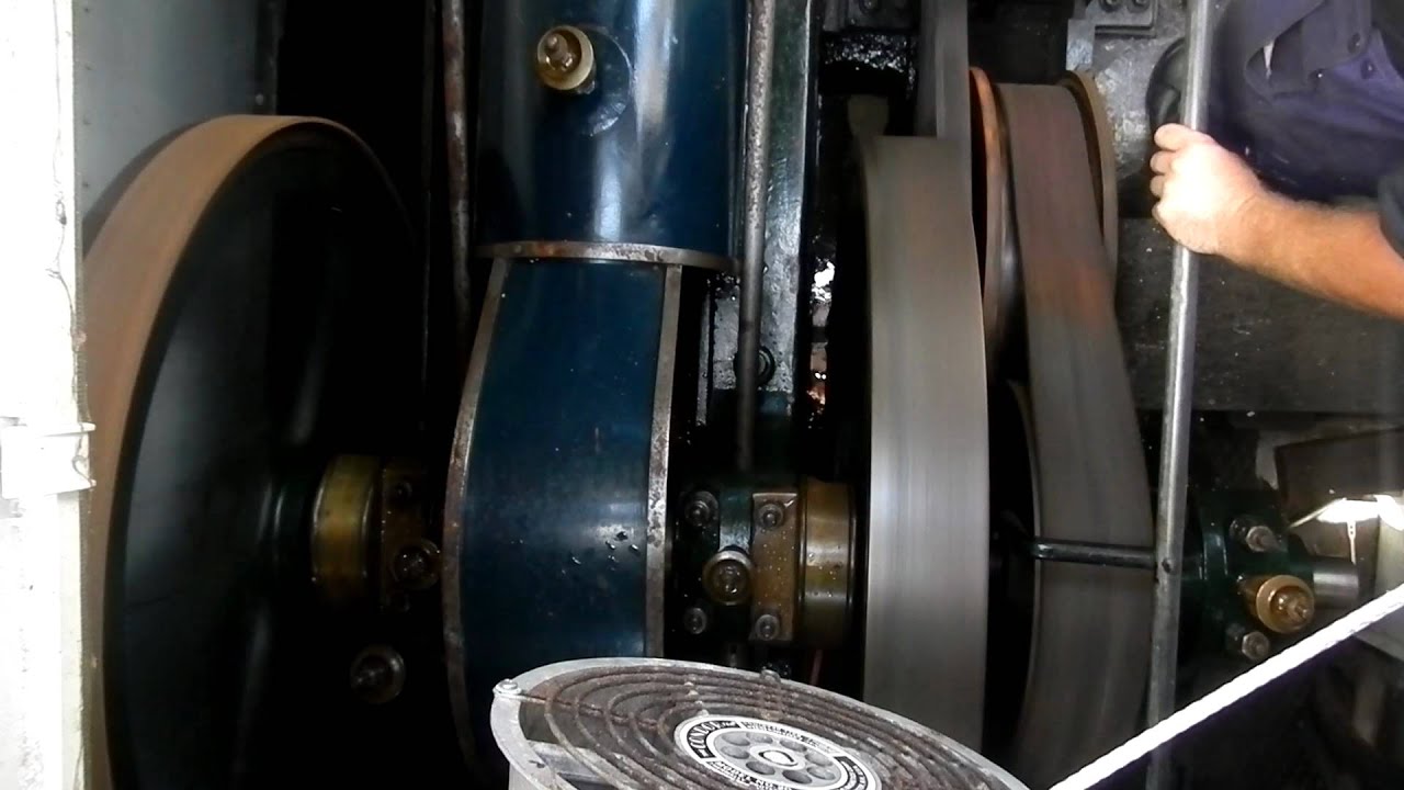 van rennes petroleum motor 1906 aan boord van het motorbeurtschip 