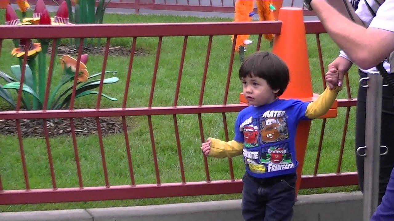Ken Ken meeting Lightning McQueen at Carsland