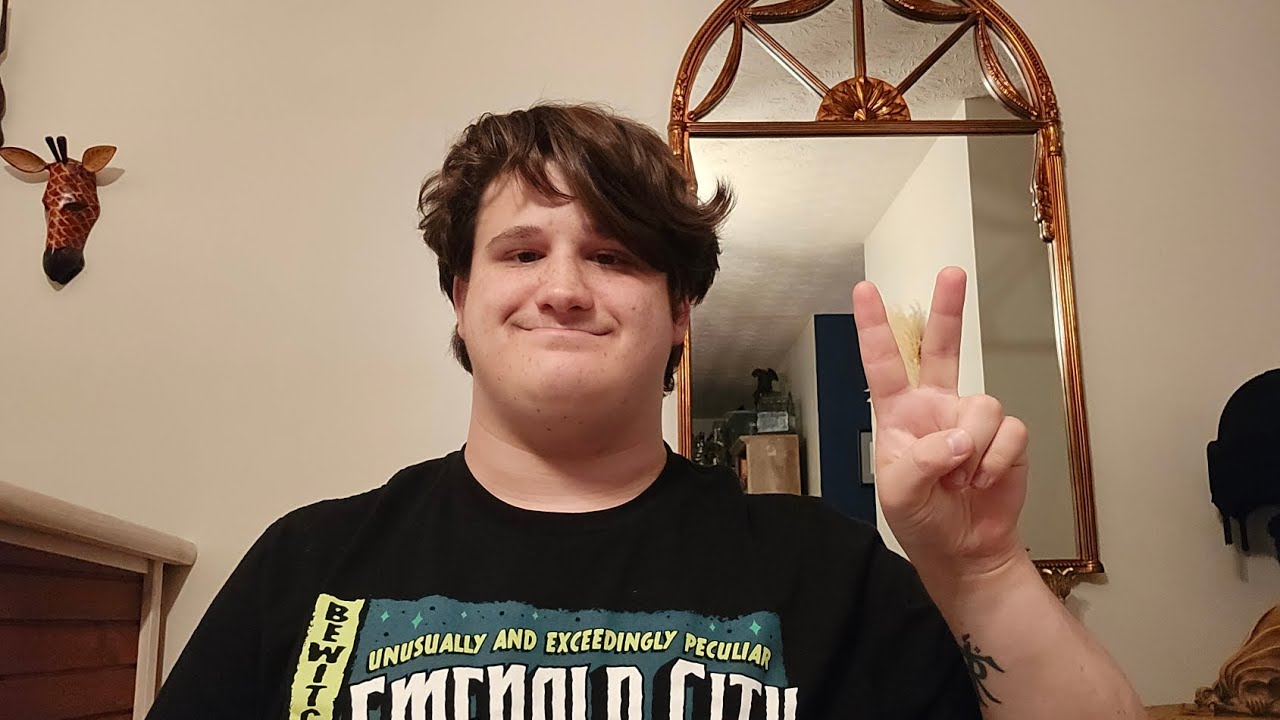 Vlog 143. Watching Wicked and Frodo duck unboxing 