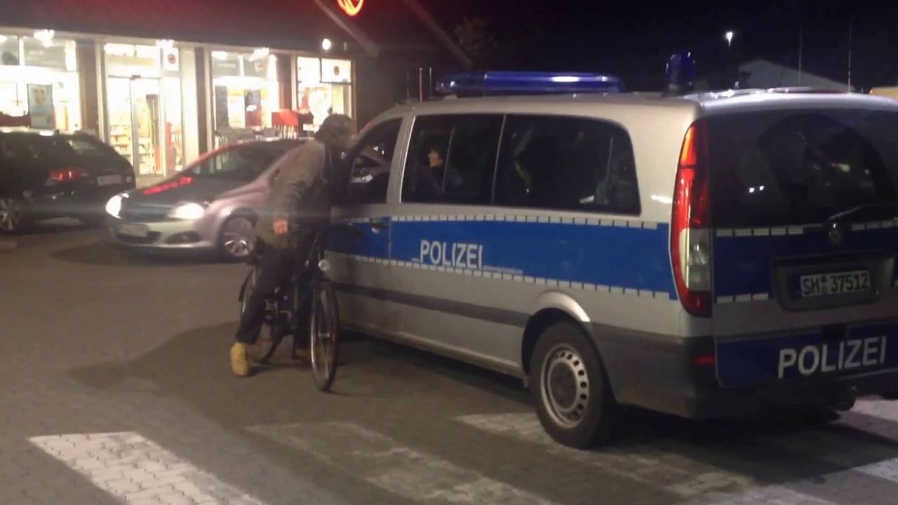 Herr Mauer und die Polizei