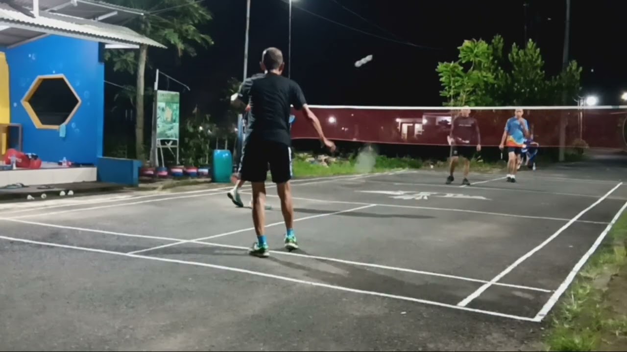 Badminton happy game