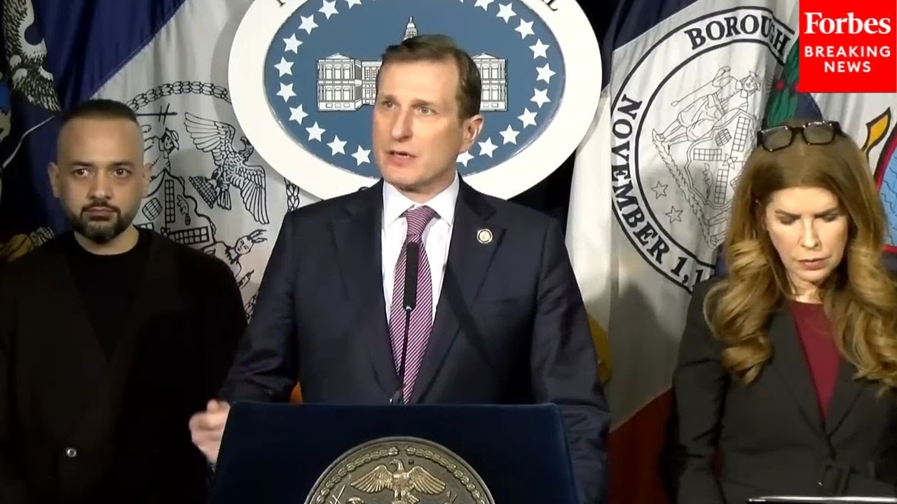 'Secret Masked Police Are Killing Americans!': NYC Officials Rip ICE After Council Staffer Detained