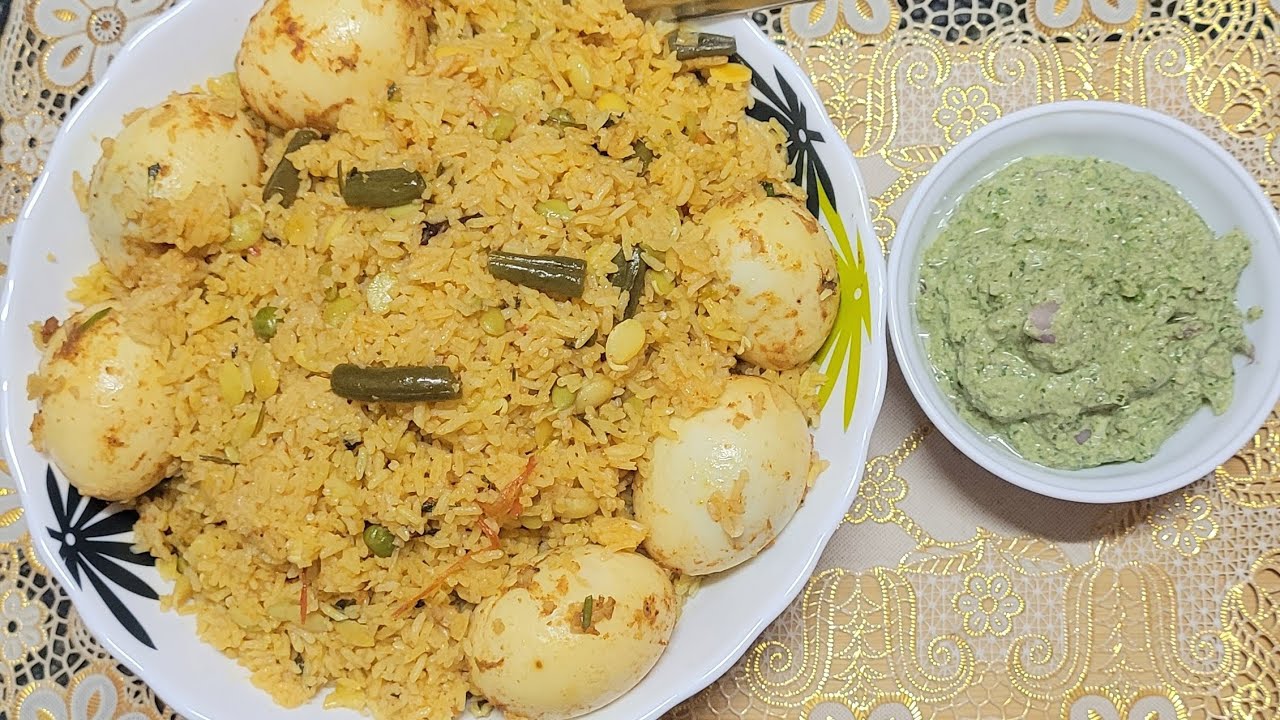 Chilli dal ki khichdi  with mint Chutney 😋 | Bangalore's most famous khichdi | Avarekai khichdi 