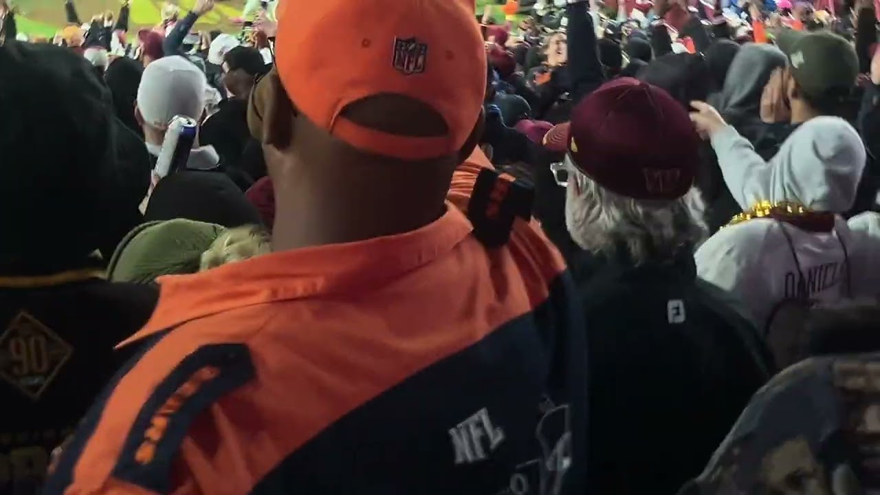 VLOG #1 Watching Monday Night Football Chicago Bears vs Washington Commanders With Da Bears Fan Cave