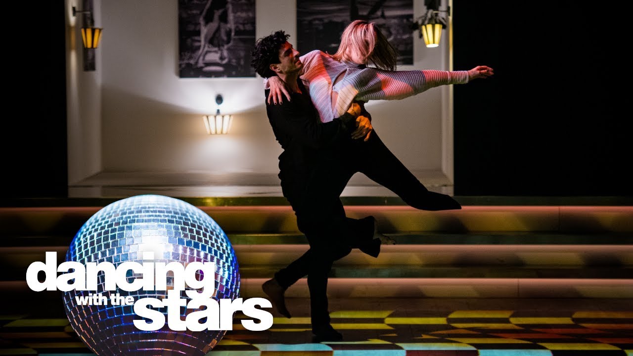 Zo ontroerend: de moderne dans van Kelly Pfaff en Andrei | Dancing with the Stars