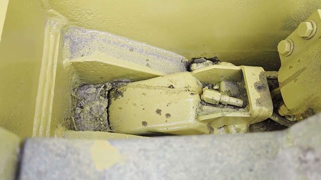 2005 CATERPILLAR D3G LGP For Sale