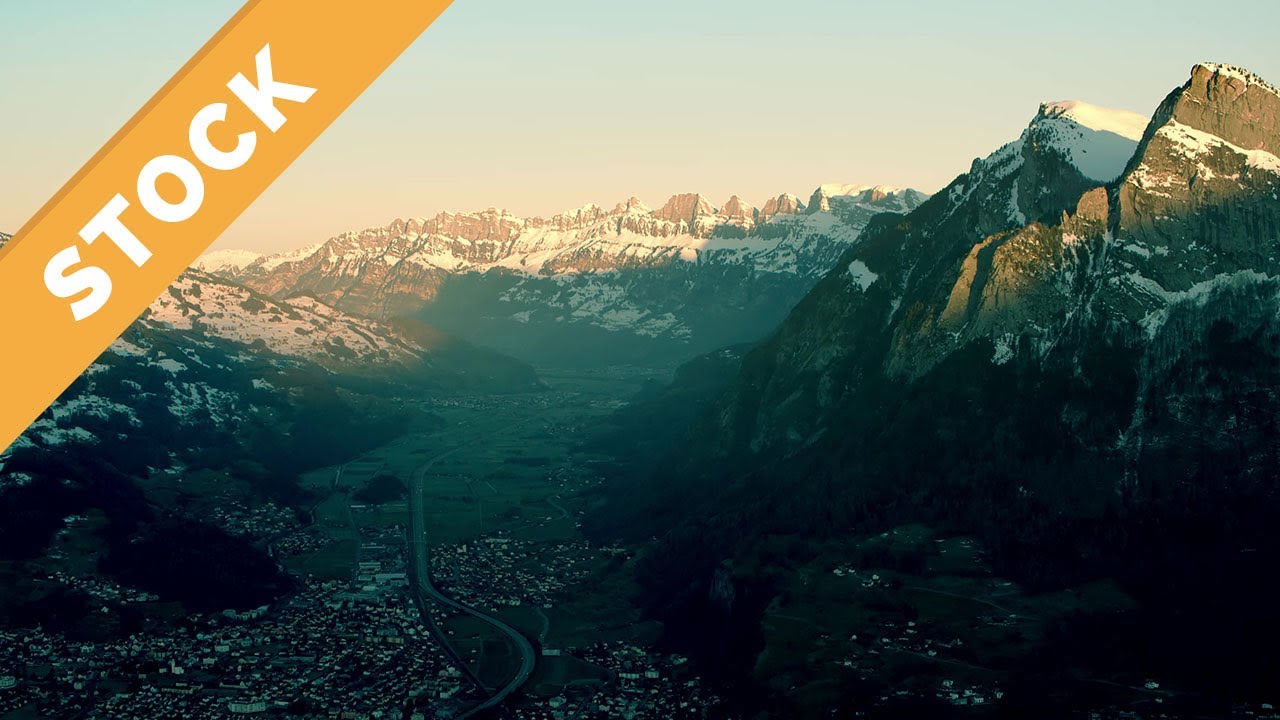 Sarganserland Swiss Aerial Footage Mountain Valley / Stimmungsvolle Luftaufnahme von Bergtal Schweiz