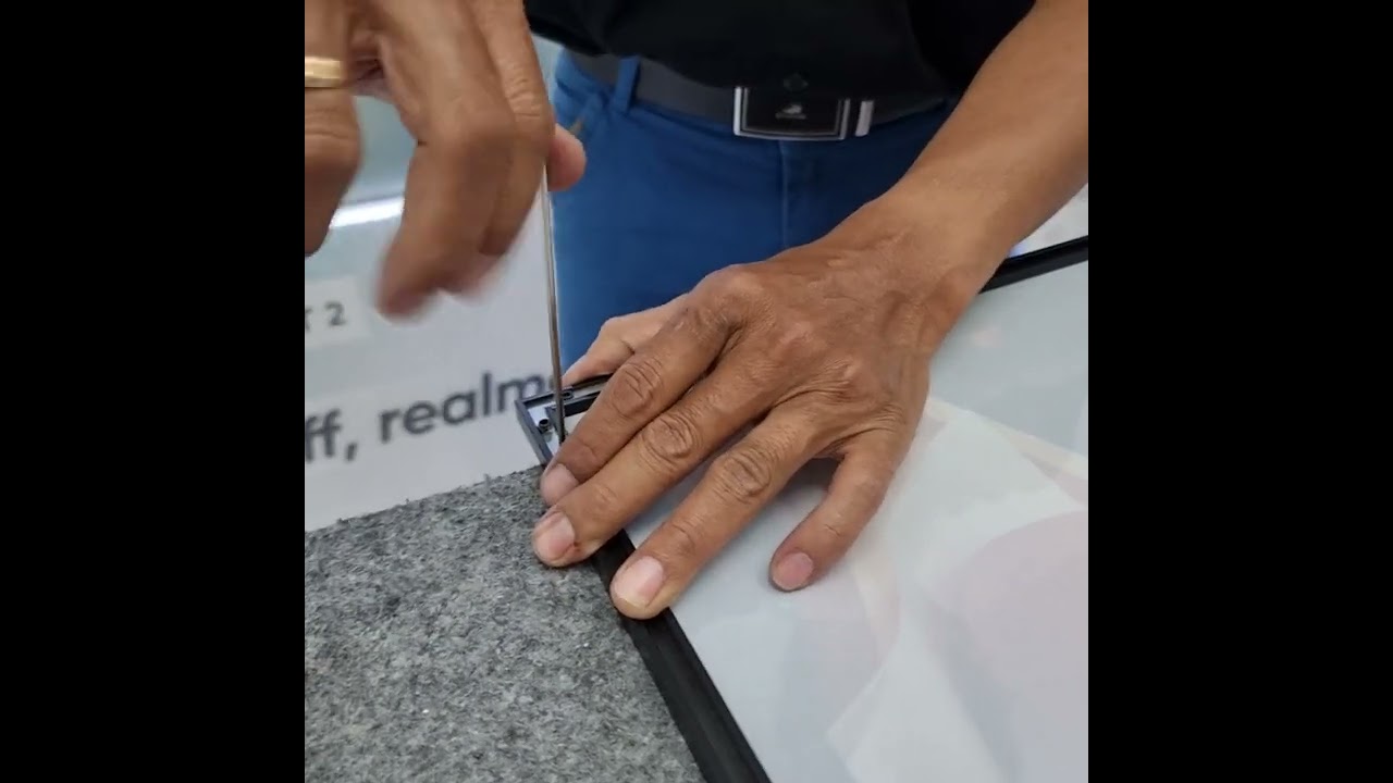 Cara pemasangan Visual pada Backlite Magnetic Lightbox