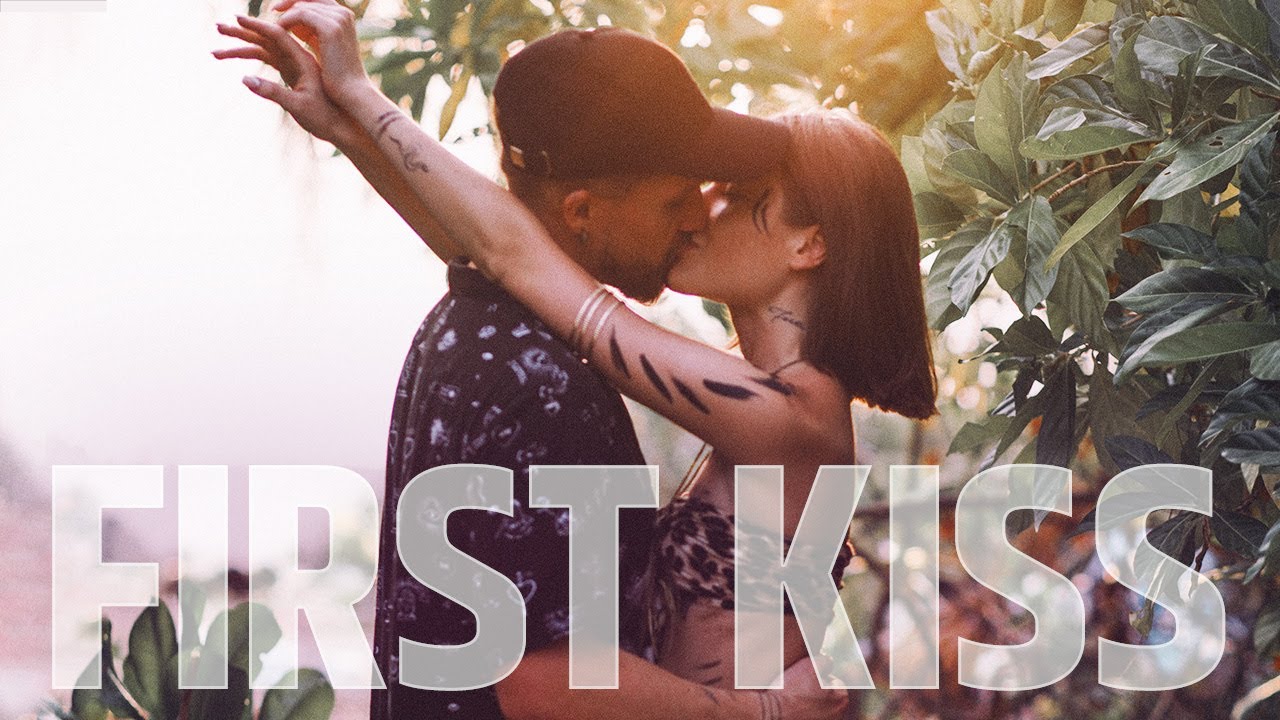 Kissing on the First Date (Introverts Guide)