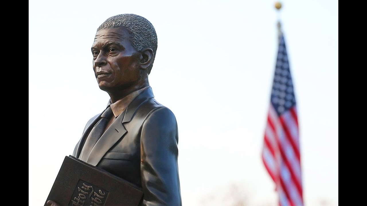 Statue Unveiling Ceremony of Benjamin Mays '20  | Bates College