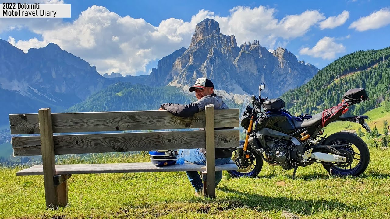 2022 Dolomity ITA motocyklem z FabiqMoto Vlog 22.51 wyciąganie motocykla z krzaków