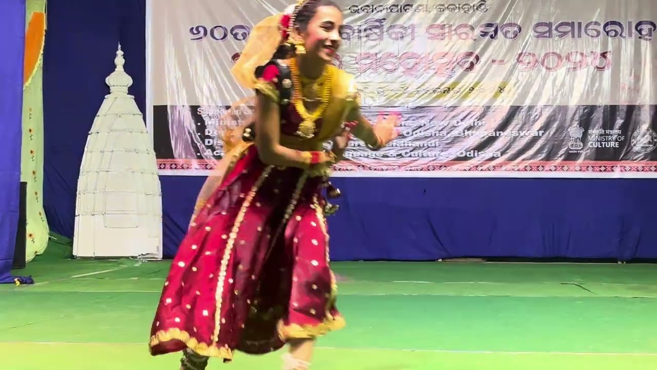Baje Bainsi Nache Ghungura