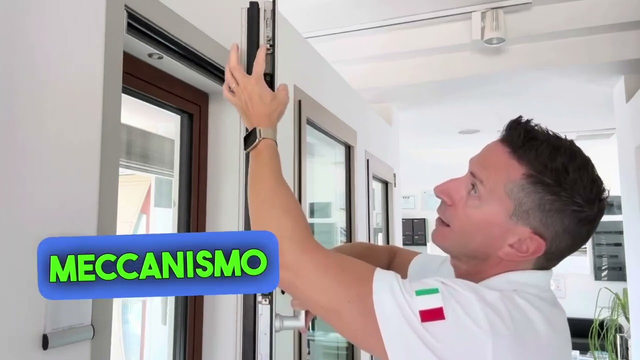 Serramento schuco bloccato aperto a vasistas