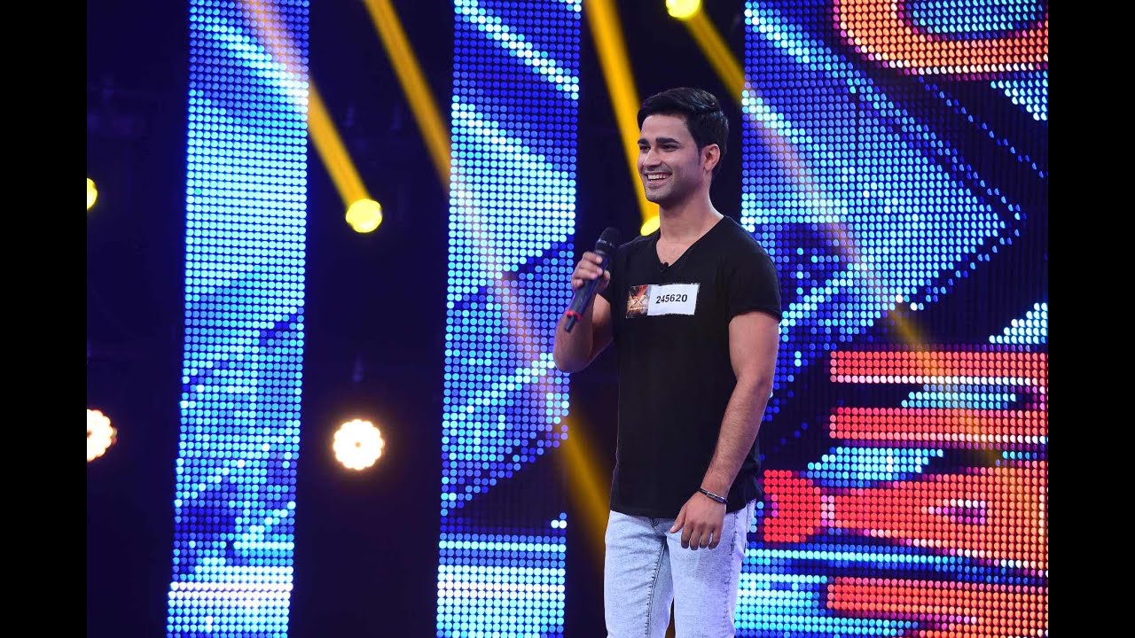 Panjabi MC - Mundian To Bach Ke.  Vezi interpretarea lui Samir Loghin, la X Factor!