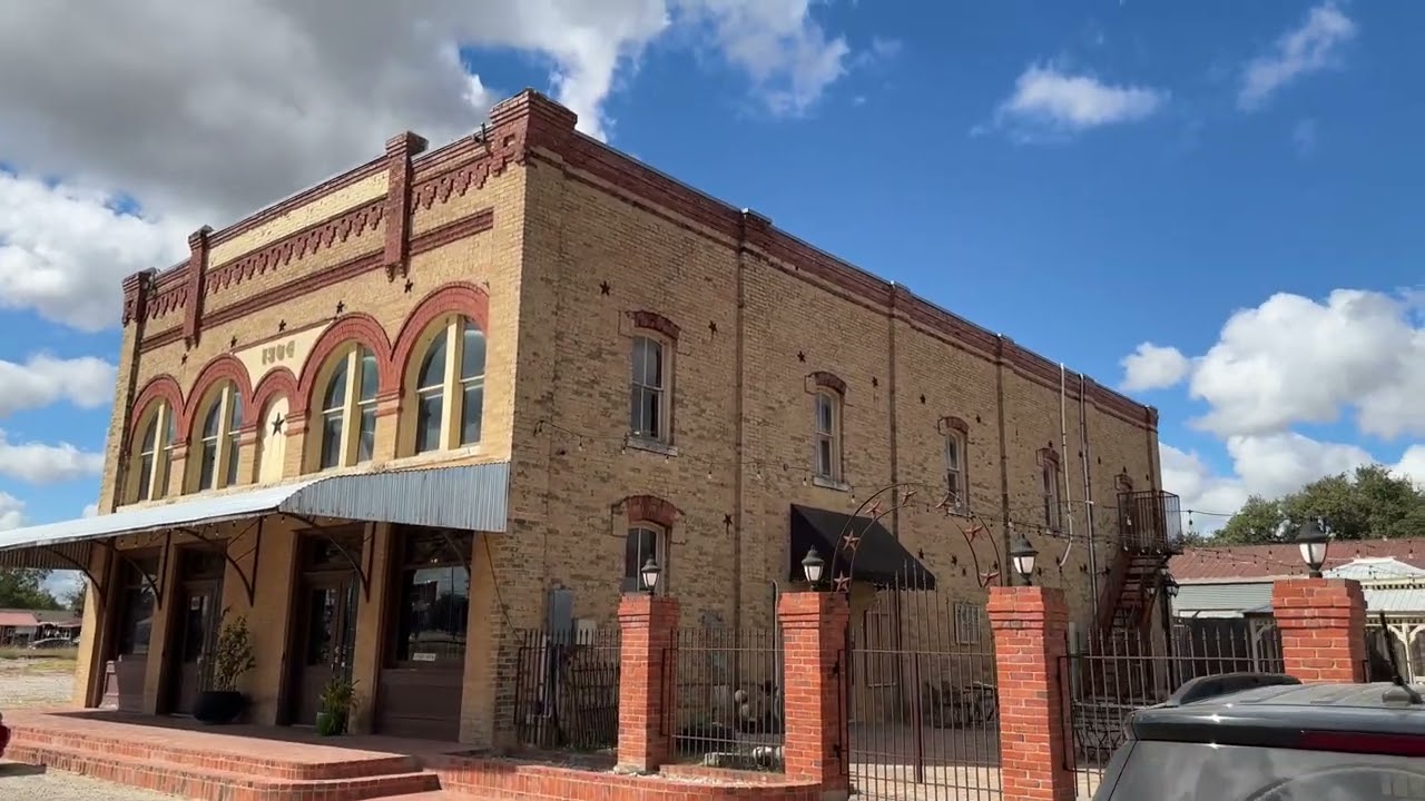 Walking tour of Bertram, Texas