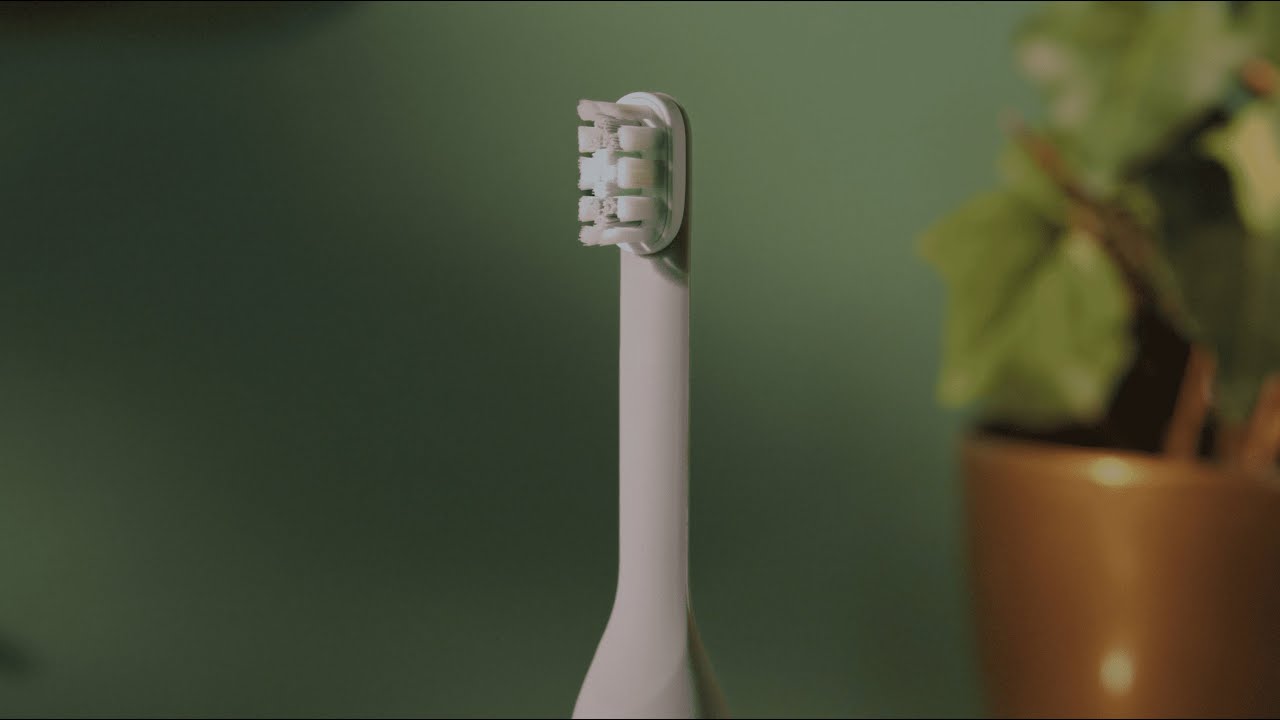 quip | Effective and Less Waste | Ultra Smart Sonic Electric Toothbrush EasyClick Brush Pods