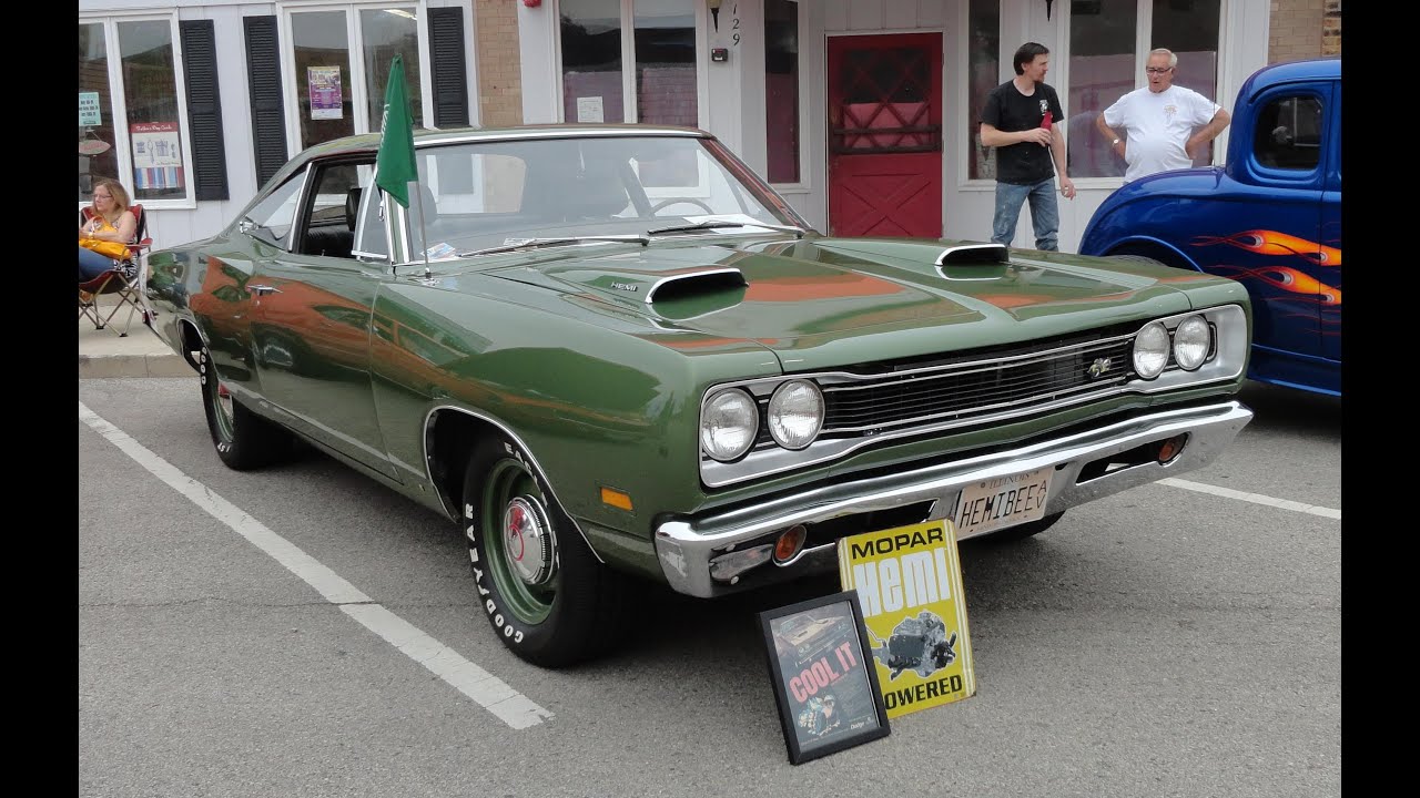 1969 Dodge Coronet Super Bee 426 Hemi - My Car Story with Lou Costabile