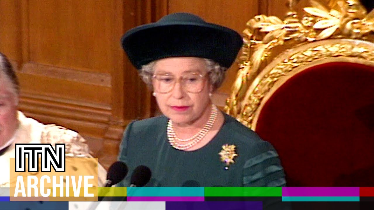 1992: Queen Elizabeth II's Famous 