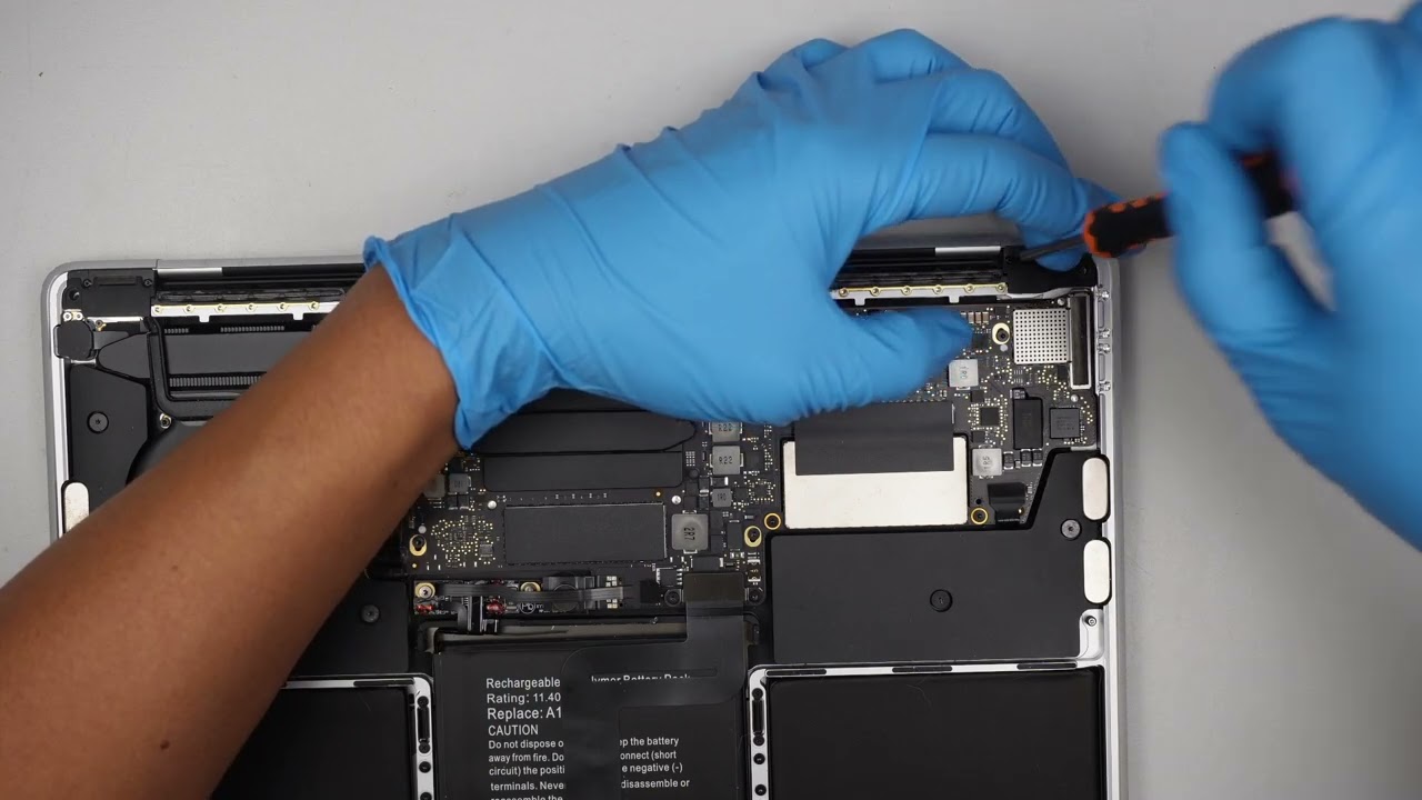 Step by Step Macbook Pro Battery Keyboard Replacement A1708