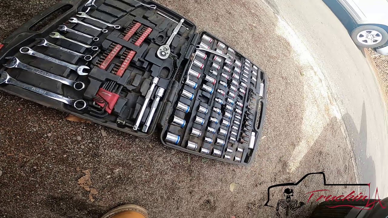 Como REPARAR una  [FUGA O likeo] , de aceite de TRANSMISION 4L60 del radiador..