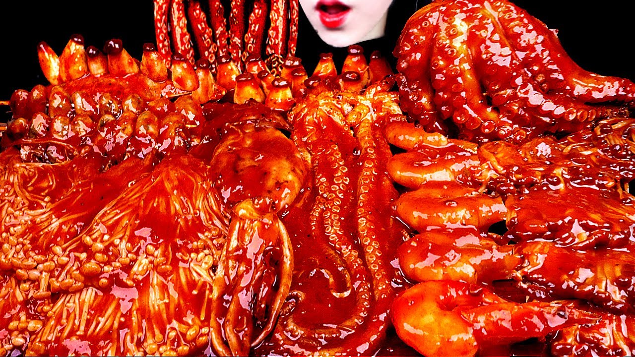ASMR SPICY SEAFOOD, OYSTER, OCTOPUS, SPICY ENOKI  MUSHROOM, SQUID, CRAB, SHRIMP 해물찜 팽이버섯 먹방 MUKBANG
