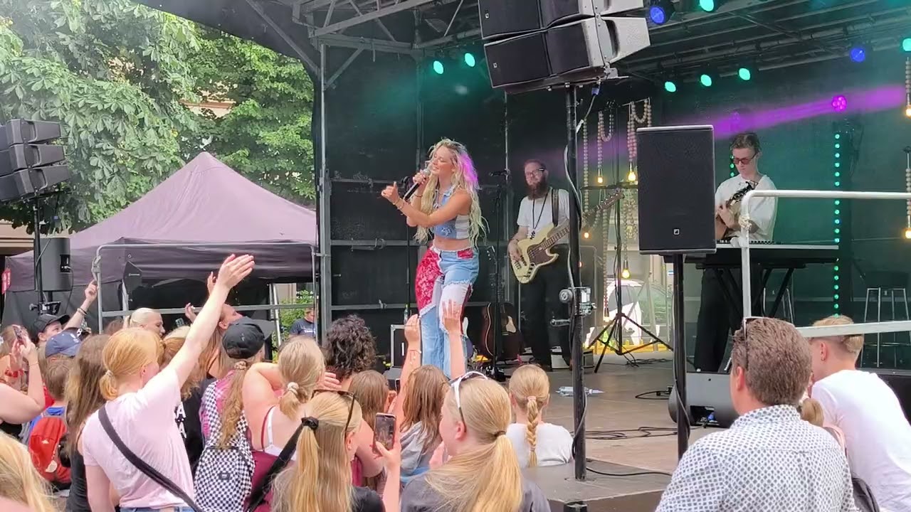 Aliisa Syrjä - Viinii. Hämeenpuiston Puistofiesta 3.8.2025, Tampere