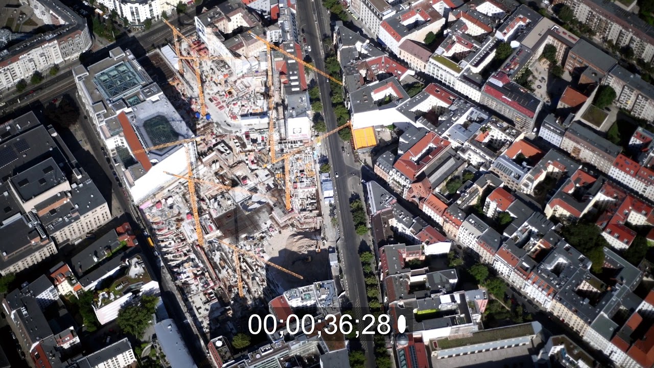 Areal am Tacheles an der Oranienburger Straße im Ortsteil Mitte in Berlin, Deutschland