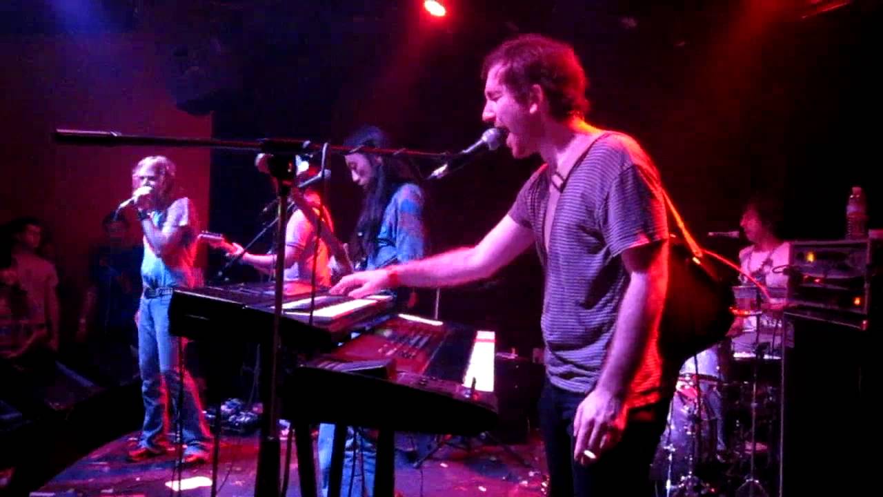 Ariel Pink's Haunted Graffiti - Don't Think Twice (Love)