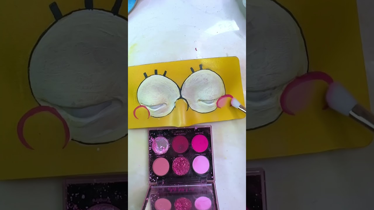 Der menschliche Schwamm im Beautysalon 