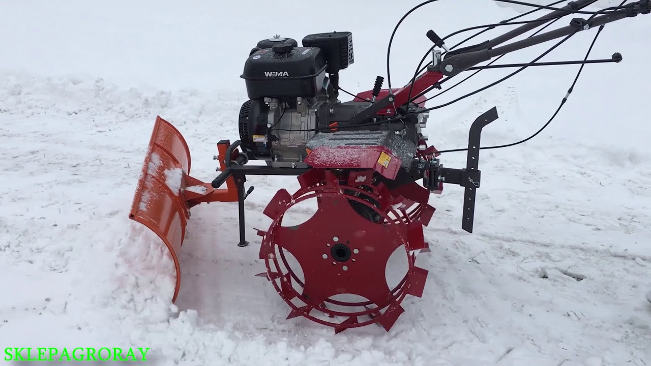 😉🚜Odśnieżamy ciągnikiem jednoosiowym z pługiem śnieżnym na kołach metalowych🚜😉