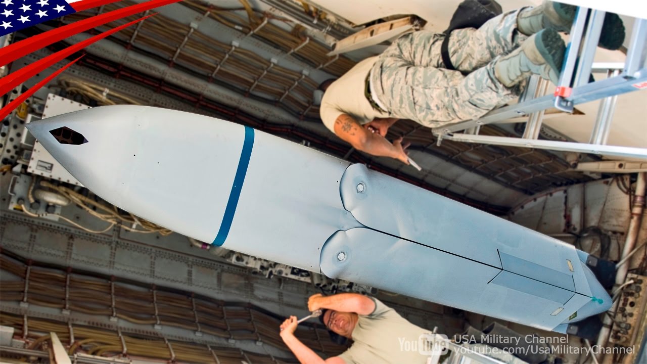 AGM-158 長距離ステルス巡航･対艦ミサイル B-1爆撃機の爆弾倉取り付け - AGM-158 Stealth Cruise Missile Load to B-1 Weapons Bay