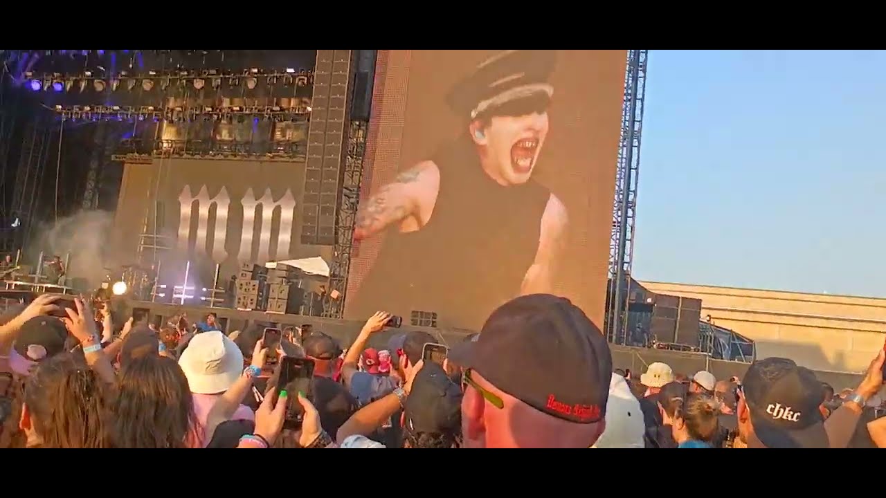 Marilyn Manson - Sweet Dreams, Beautiful People 9/18/2025 Louder Than Life, Louisville, KY