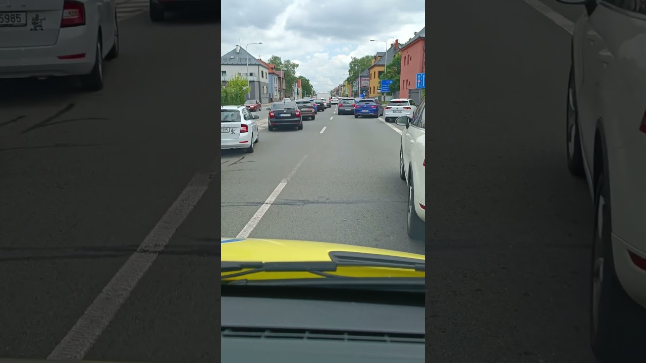 Průjezd ZZS kolonou