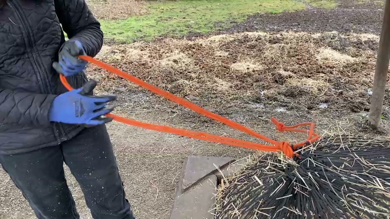 How To Tie a Slipknot - Using double rope or haynet rope