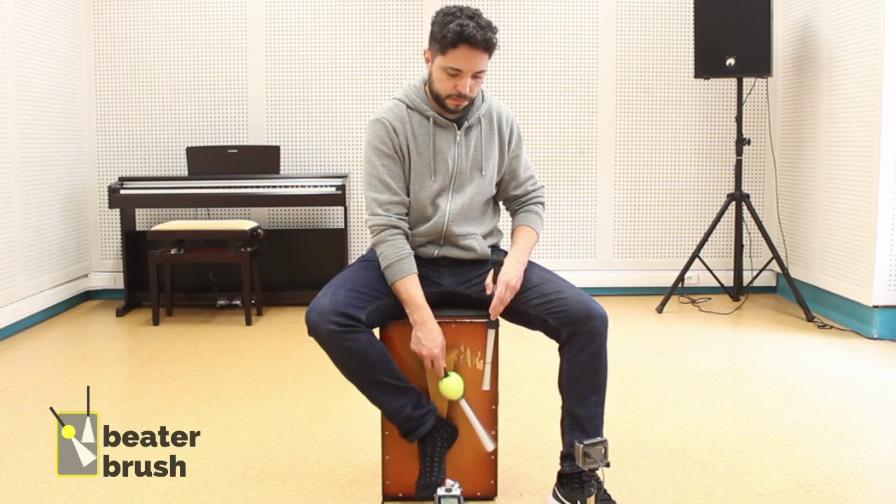 Playing Samba on Cajon using brushes | Tocando Samba no Cajon usando vassourinhas