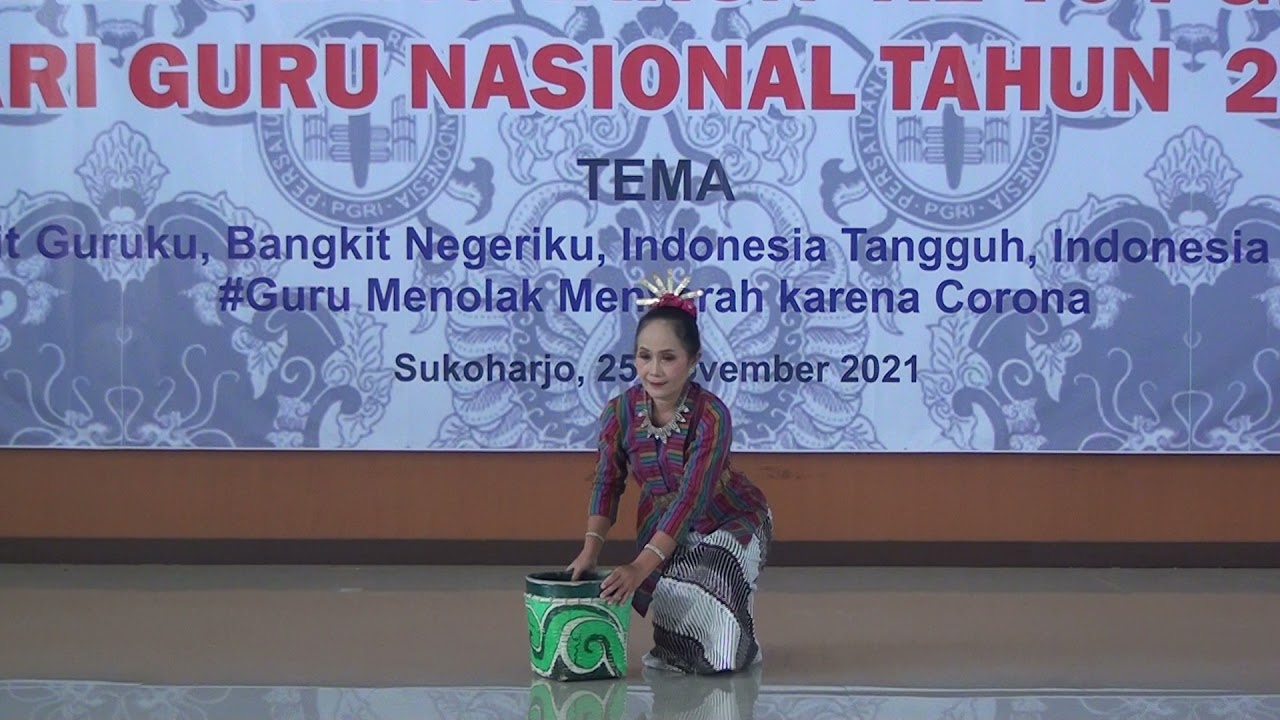TARI MUNDONG JAMU GENDONG Christina Sri Asih Handayani PGRI SUKOHARJO