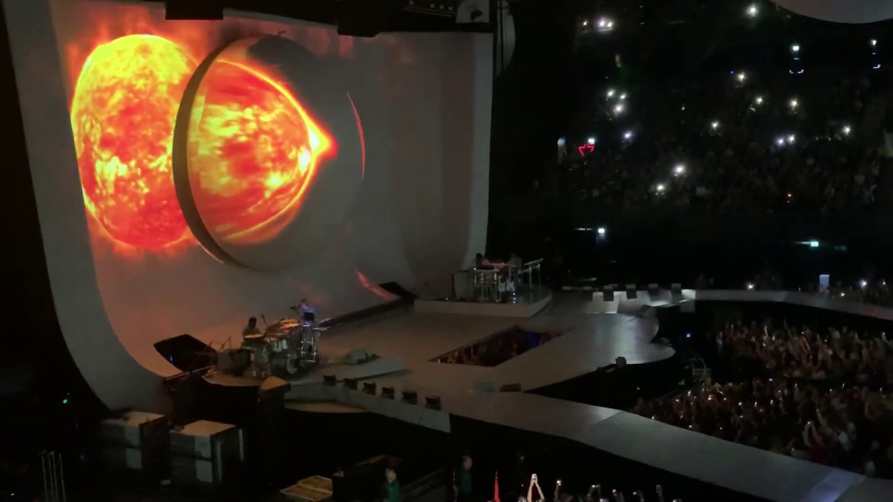 Ariana Grande: Raindrops & God is A Woman Live - Sweetener World Tour Amsterdam - August 23th 2019.