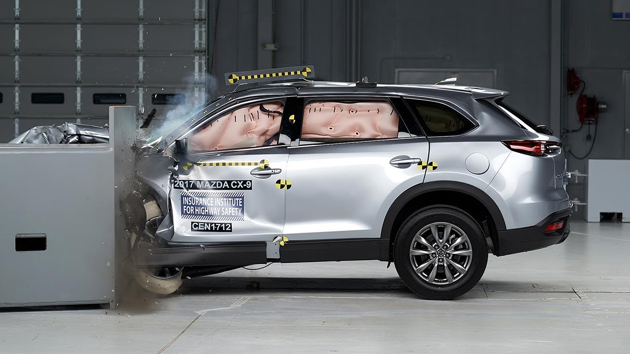 30 Minutes of IIHS Crash Tests