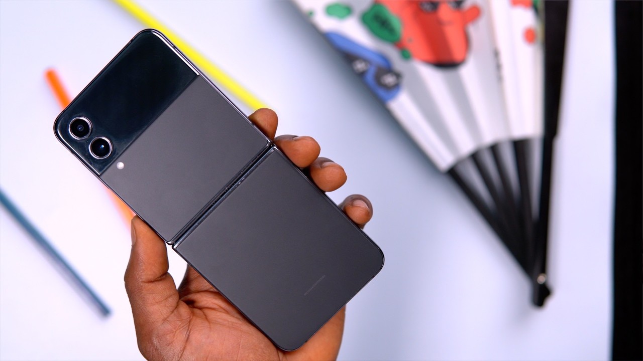 Samsung Galaxy Z Flip 4 After 3 years, Should you still Consider it in 2025? Is it Worth It? 🤷🏽‍♂️